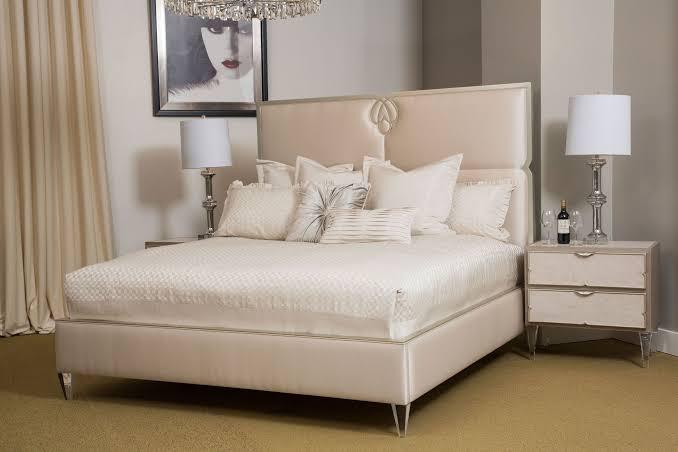 Camden Court Queen Quad Panel Bed in Pearl