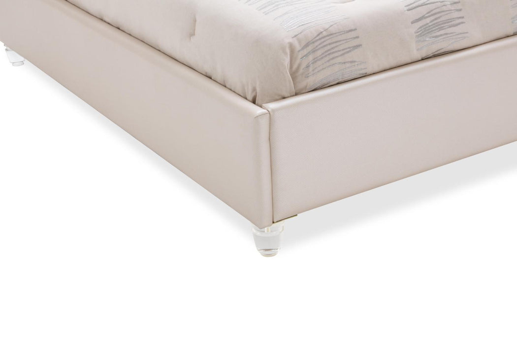 Glimmering Heights King Upholstered Bed in Ivory