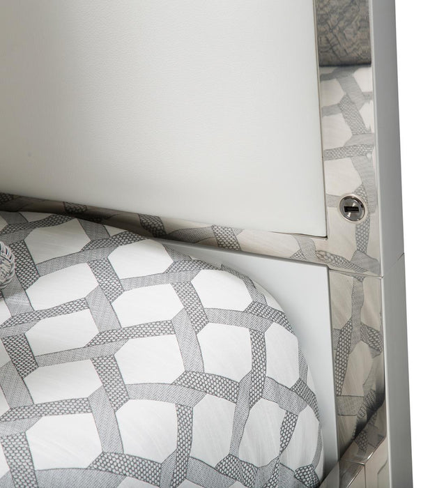 State St California King Metal Canopy Bed in Glossy White - Furniture Max (Falls Church,VA) *