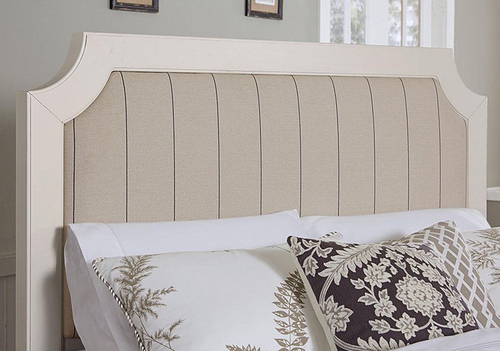 Vaughan-Bassett Bungalow Queen Upholstered Bed in Lattice